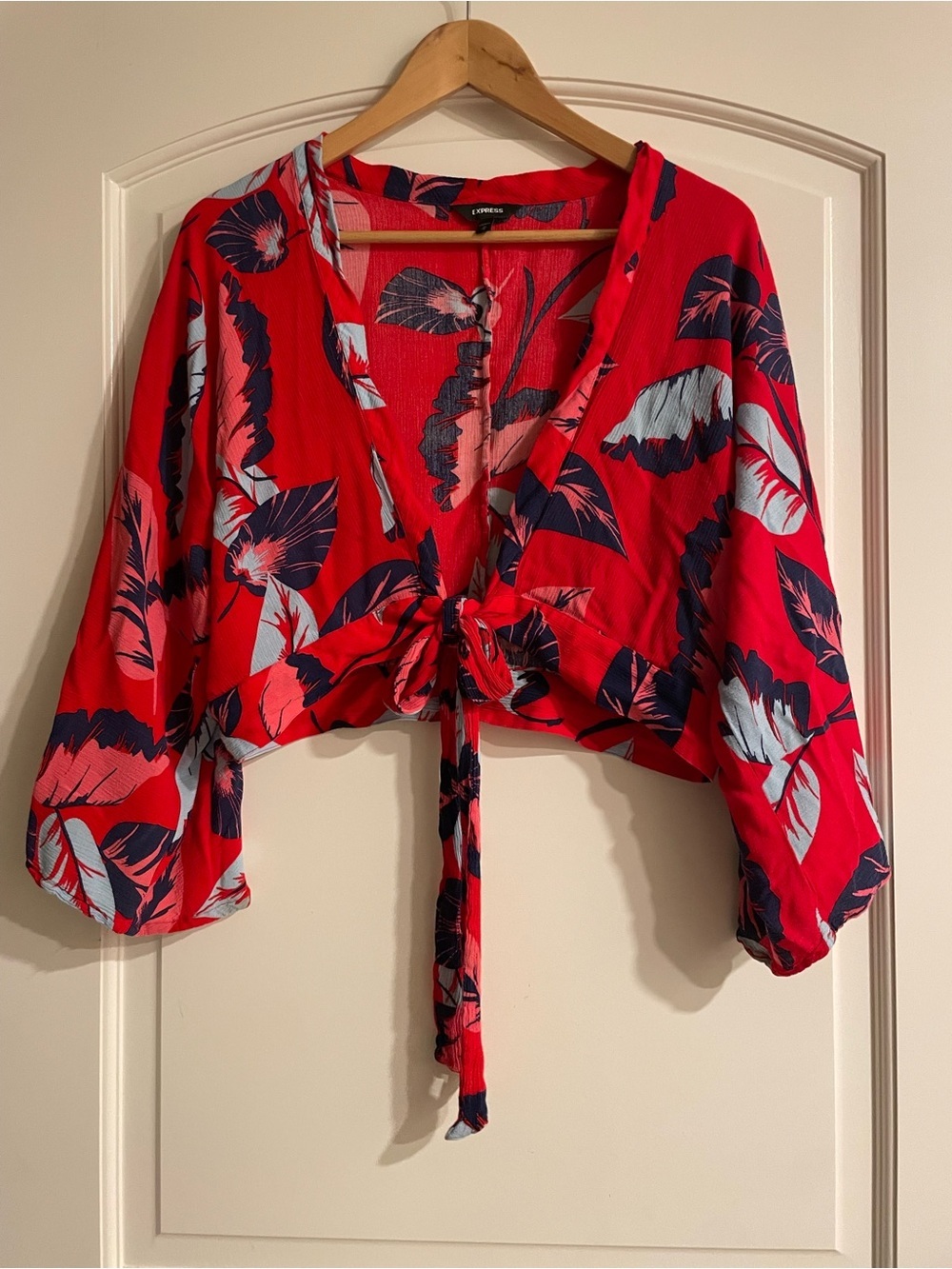 Express Red Floral Tie-Front Kimono Wrap Crop Top M